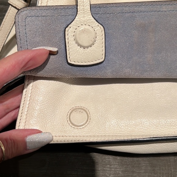 Luxury Handbag - Picture 3 of 5